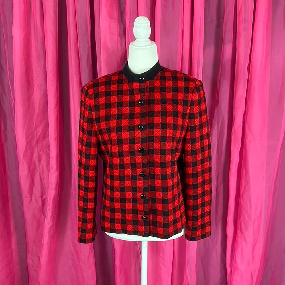 Vintage Heury Lee quilted red and black plaid jacket, size medium‎